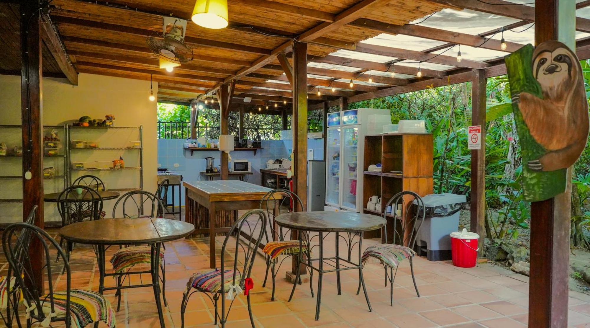 El Clan Hostel Puerto Viejo de Talamanca Ngoại thất bức ảnh